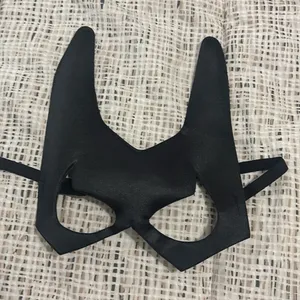 DC Comics Batgirl T-Shirt costume, mask and gloves thumbnail 7