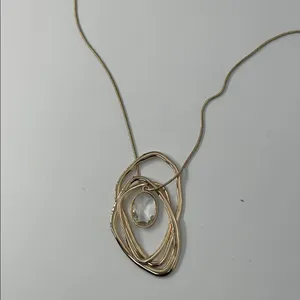 Elegant Gold Pendant Necklace thumbnail 10