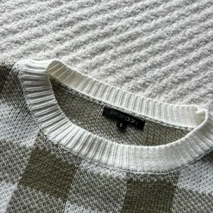 PaperMoon Sweater thumbnail 3