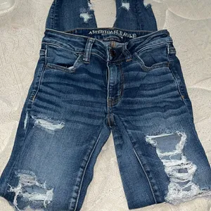 American Eagle - Heavily Distressed - Crop Jegging - 00 thumbnail 1