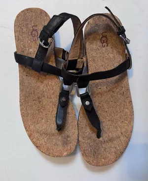 UGG Aleigh Black Leather T-Strap Sandals Women’s Size 8.5 Cork Footbed thumbnail 1