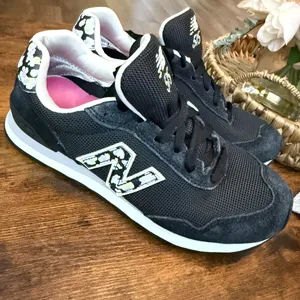 New Balance 515 V3 Black Nightshade Polka Womens Sz 7.5 Shoe Sneakers thumbnail 1