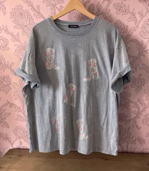 Zutter USA Cowboy Boots Pink Sparkle Star Graphic Tee Gray Size L thumbnail 1