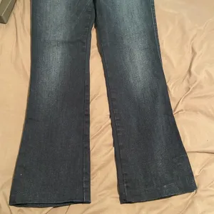 7 For All Mankind Kimmie Bootcut Darkwash Jeans thumbnail 1
