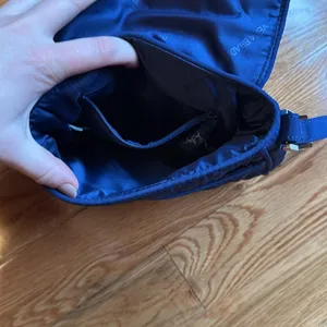 Vera Bradley Royal Blue Quilted Fabric Crossbody Shoulder Bag NWOT thumbnail 3