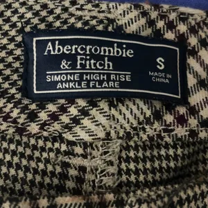Abercrombie & Fitch Simone High Rise Ankle Flare Plaid Pants Tan Burgundy Size S thumbnail 8
