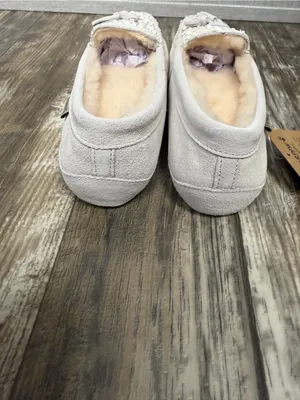 BearPaw Women’s Cream Tassel Moccasin Slipper Size 9 thumbnail 7