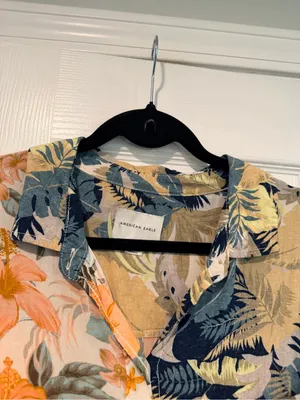 American Eagle Size M Tropical Hawaiian Camp Resort Short Sleeve Button Shirt thumbnail 2