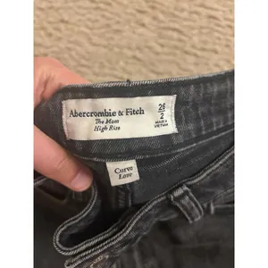 Abercrombie & fitch the mom high rise curve love 26/2 size thumbnail 5
