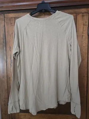 O We The Free Relaxed, Oversized Crew Neck Tee in Beige With Thumbholes XL thumbnail 6