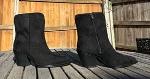 Universal Threads Women’s Dallas Ankle Western Bootie‎ in black– size 7.5 wide thumbnail 1