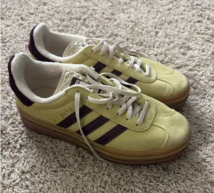 Women’s Gazelle Adidas Sneakers thumbnail 1