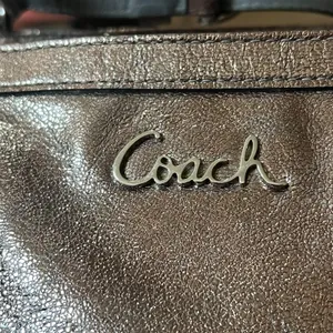 Coach Tote Bag Womens Large Bronze Metallic Leather Zip Shoulder Purse Charm thumbnail 7