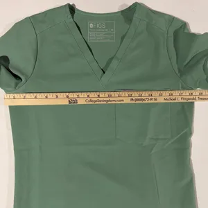FIGS Casma Scrub Top XS Surgical Green V-Neck Technical Collection Work Nurse thumbnail 6