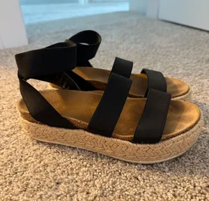 Steve Madden Sandals thumbnail 1