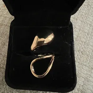 Women’s Gorgeous Golden Statement Ring Adjustable Size 7 thumbnail 2