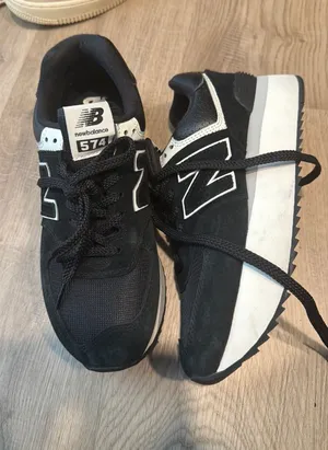 574 New Balance thumbnail 1