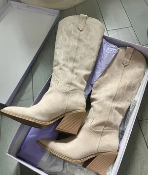 Madden Girl Arizona Cream Suede Boots thumbnail 3