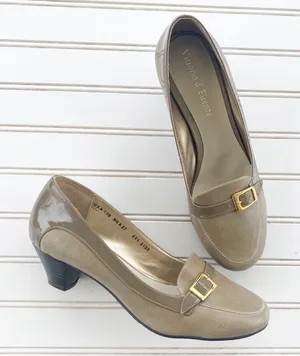 Tan Heels New without box Size 10‎ thumbnail 1