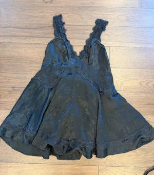Urban Outfitters Black Tiffany Satin & Lace Mini Dress Size XL- C27-123 thumbnail 1