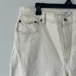 Abercrombie & Fitch 90s Ultra High Rise Curve Love Straight Leg Jeans Cream 33 thumbnail 9