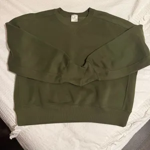 Aerie Cloud Fleece Classic Crewneck Sweatshirt thumbnail 3