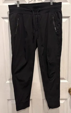 Athleta Pants Trekkie North Jogger Womens 12 Travel Hiking Gym Zip Pockets Black thumbnail 1