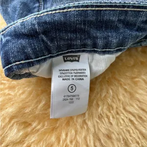 Levi's Blue Classic Jeans Comfortable Fit thumbnail 3
