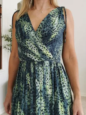Zinzane Green Animal Print Maxi Dress Size S Deep V Tie Shoulder Resort thumbnail 4