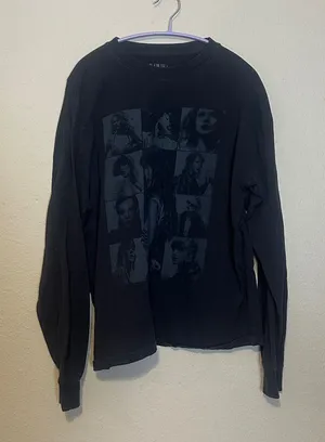 Taylor Swift The Eras Tour Unisex Long Sleeve Grey Black T-Shirt Size‎ Medium thumbnail 1