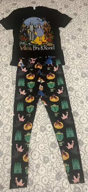 Wizard Of Oz Woman’s 2 Piece Set Leggings and T Shirt NWOT (SZ Med) thumbnail 5