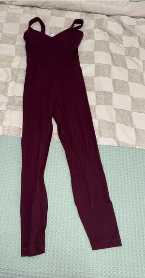 Lululemon Align Bodysuit 25"
Garnet
Size 6 thumbnail 1