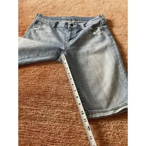 Old Navy Women’s Blue Destroyed Shorts Bermuda Size S thumbnail 4