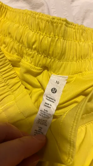 Lululemon Hotty Hot Shorts 4" thumbnail 4