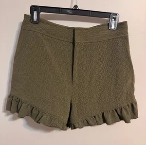 Club Monaco Olive Green Ruffle Hem Shorts Women's‎ 4 thumbnail 1