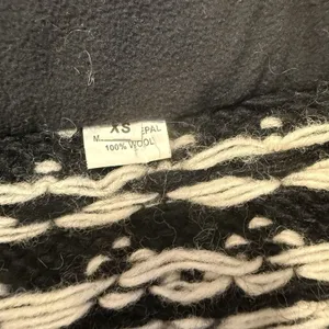 VTG 100% Wool Sweater XS Nepal 1/4 Zip Snowflakes Thick Fisherman Cozycore Cabin thumbnail 7