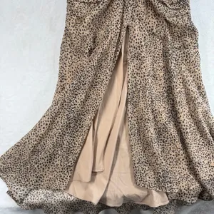 ASTR The Label Dottie Midi Dress Animal Print Ruched Long Sleeve XS‎ thumbnail 6