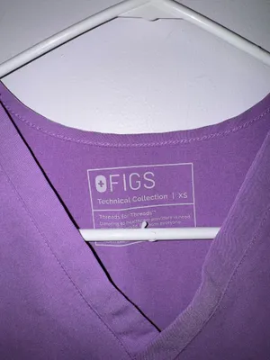 FIGS Scrub Top One-Pocket thumbnail 3