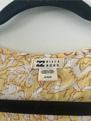 Billabong Yellow Floral Wrap Mini Dress Medium Beachy Coastal Vacation Summer thumbnail 2