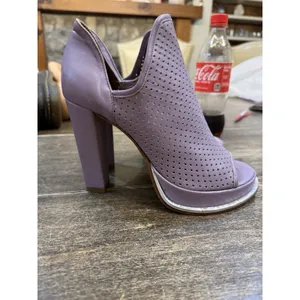 Vero Cuoio Lavender Perforated Peep Toe Heeled Bootie Size‎ 37 US 6.5 thumbnail 3