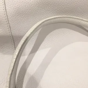 White handbag thumbnail 3