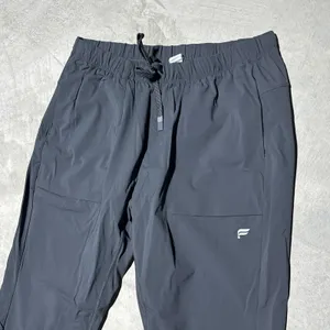 Fabletics Jogger UNISEX SZ L One Drawstring Pocket Pants Sweatpants Grey Running thumbnail 2