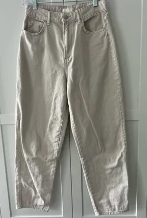 H&M Cream Barrel Jeans thumbnail 4