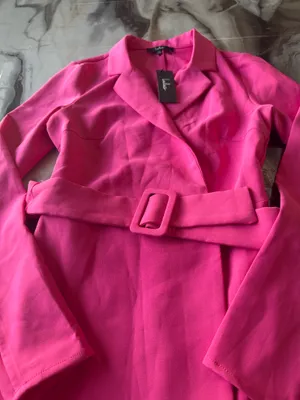 Lulus Romper Blazer Rosa Fucsia con Cinturón Talla XS Nuevo thumbnail 2