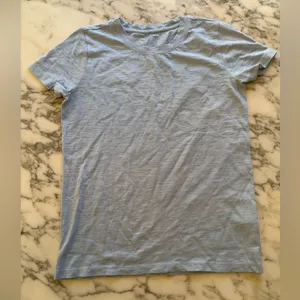 NWT J.Crew Short Sleeve Girlfriend Tee Sky Blue Sz XS sold out online thumbnail 4