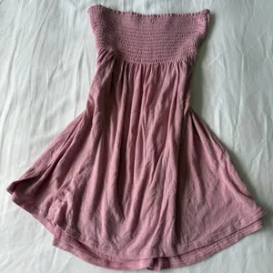 🌸✨ Dusty Rose Strapless Smocked Babydoll Top – Soft Girl Summer Small✨🌸 thumbnail 6