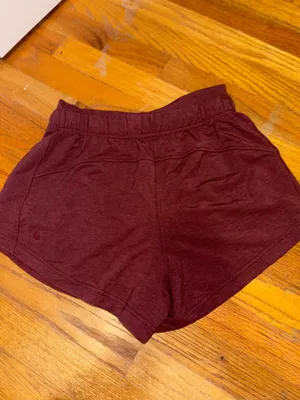 Lululemon shorts thumbnail 2