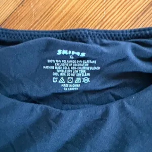 Skims Fits Everybody High Neck Bodysuit in Black Size XL thumbnail 6