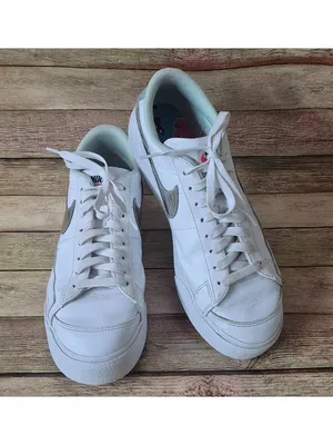 Nike Blazer Low Platform Womens 10 White Metallic Silver Iridescent DQ7654-100 thumbnail 4