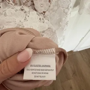 White Lace Dress (Selfie Leslie) thumbnail 8